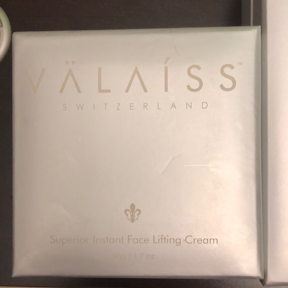 valaiss eye serum